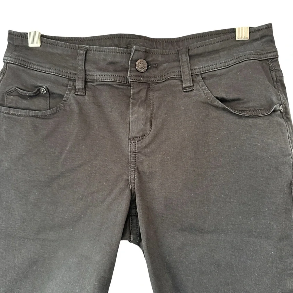 Tommy Bahama Black Denim Clam Digger Shorts Pants, Size 2